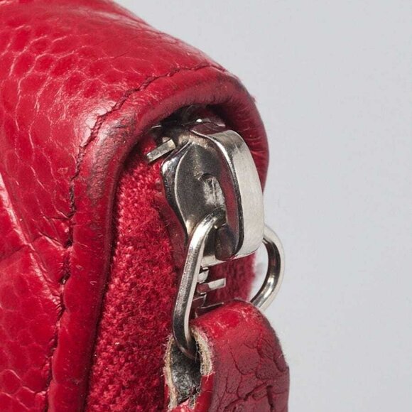 Chanel Red Quilted Caviar Leather CC Zip Compact Wallet - Picture 4 of 10